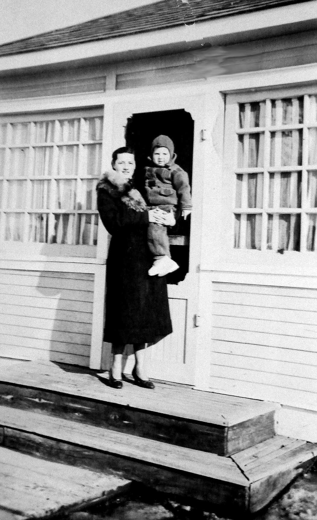 Laura Wheeler as Young Woman Babysitting